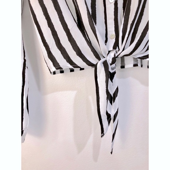 🌺Host Pick🌺Women’s Forever 21 Blouse - Picture 2 of 7